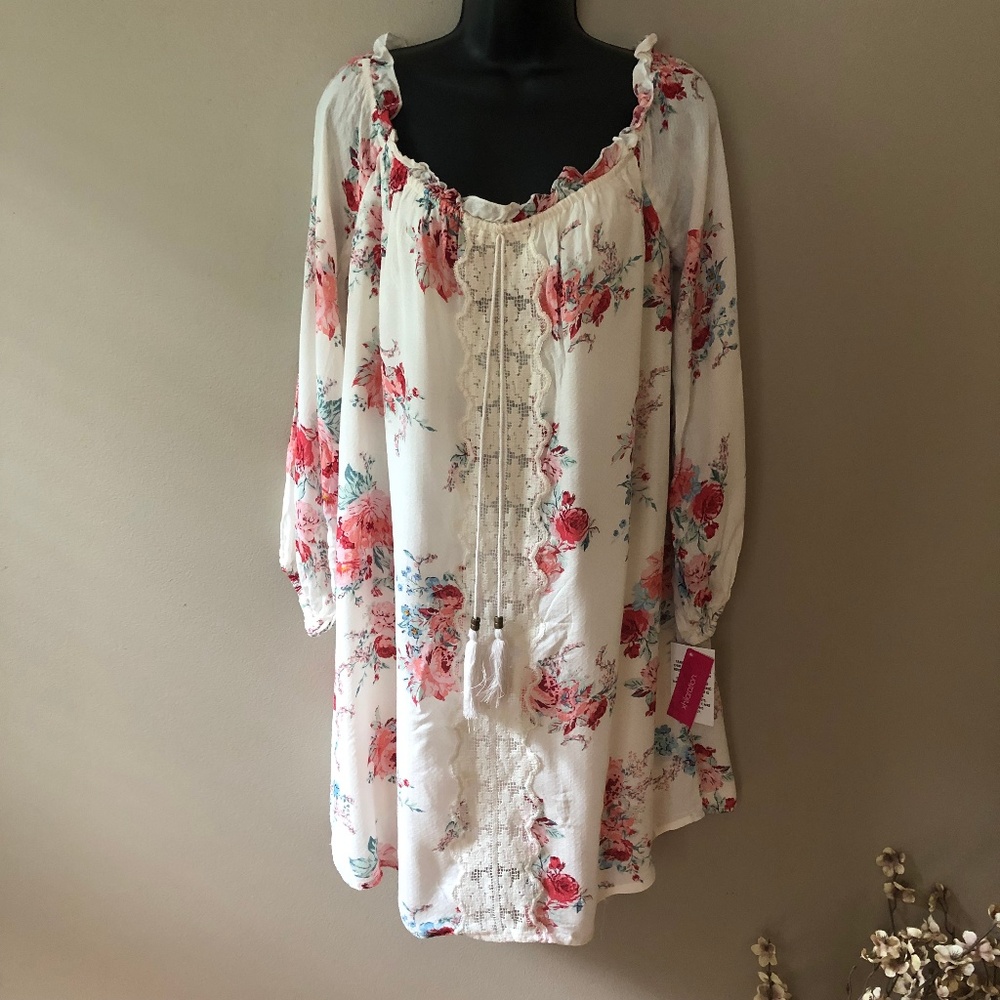 NWT Xhilaration Flower Tunic  Small